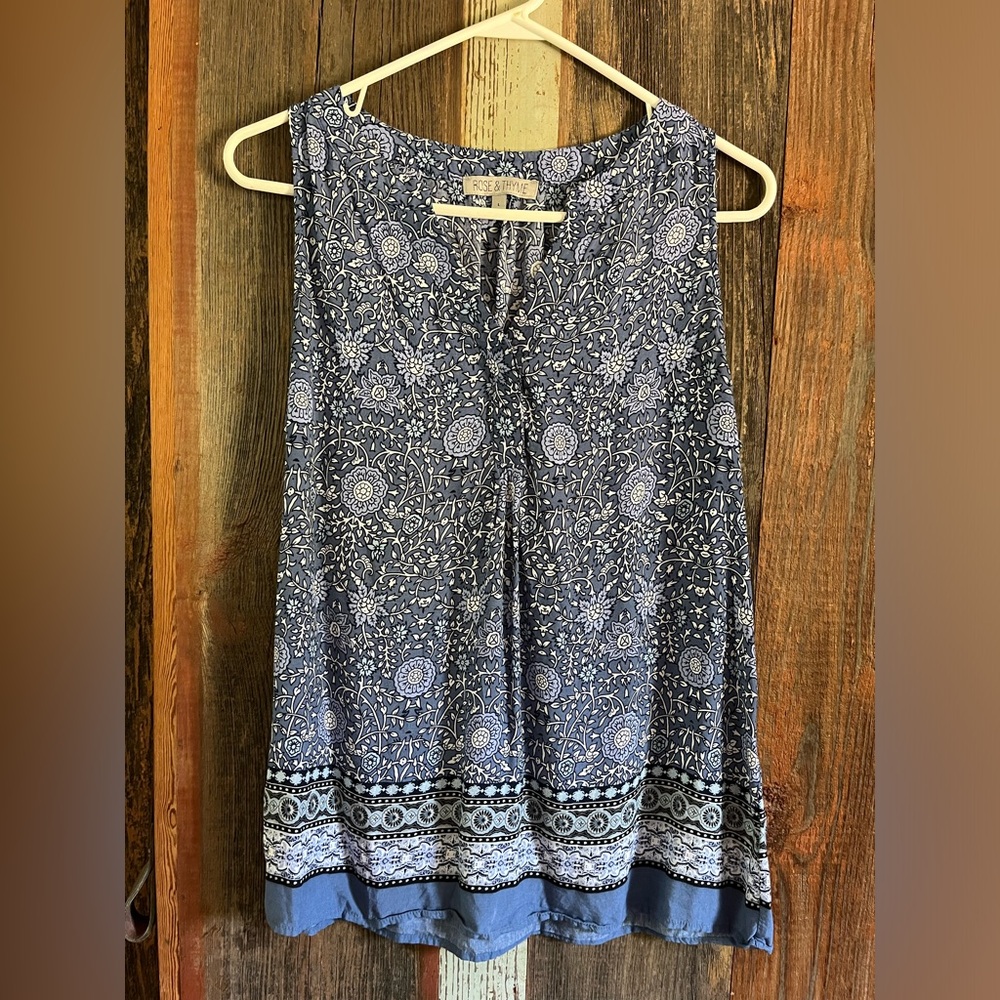 Rose & Thyme sleeveless blouse size large floral blues